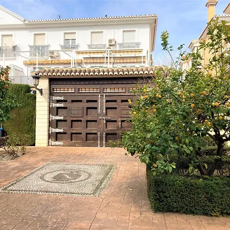 Caseria De Comares Aparthotel