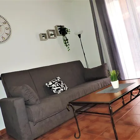 Aparthotel Caseria De Comares 4*