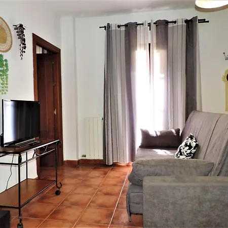 Aparthotel Caseria De Comares 3*