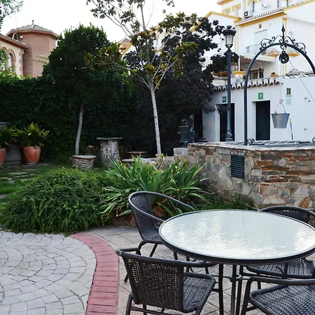 Caseria De Comares 3*
